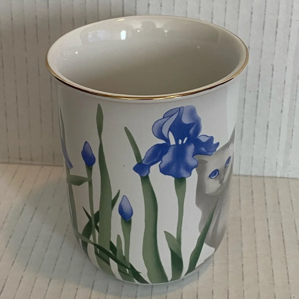 VTG Otagiri Japan ceramic Mug grey cat floral iris gold rim 10 ozs - Picture 4 of 8